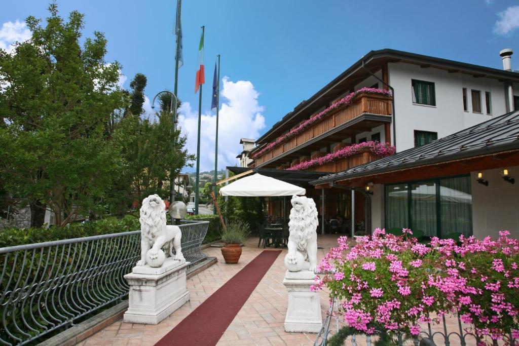 Hotel Centro Benessere Gardel Arta Terme Exterior photo